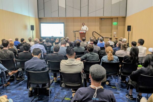 Tom Hennan cdCon 2025 crowd